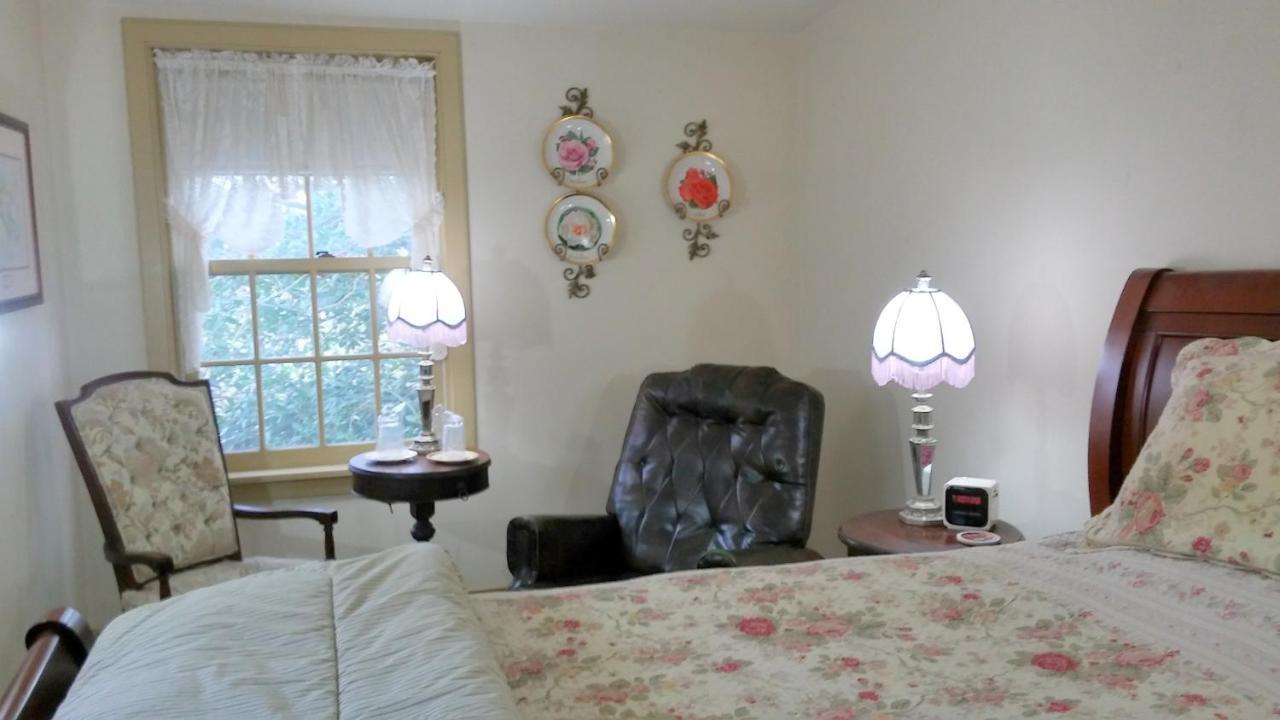 1732 Folke Stone Bed And Breakfast West Chester Buitenkant foto